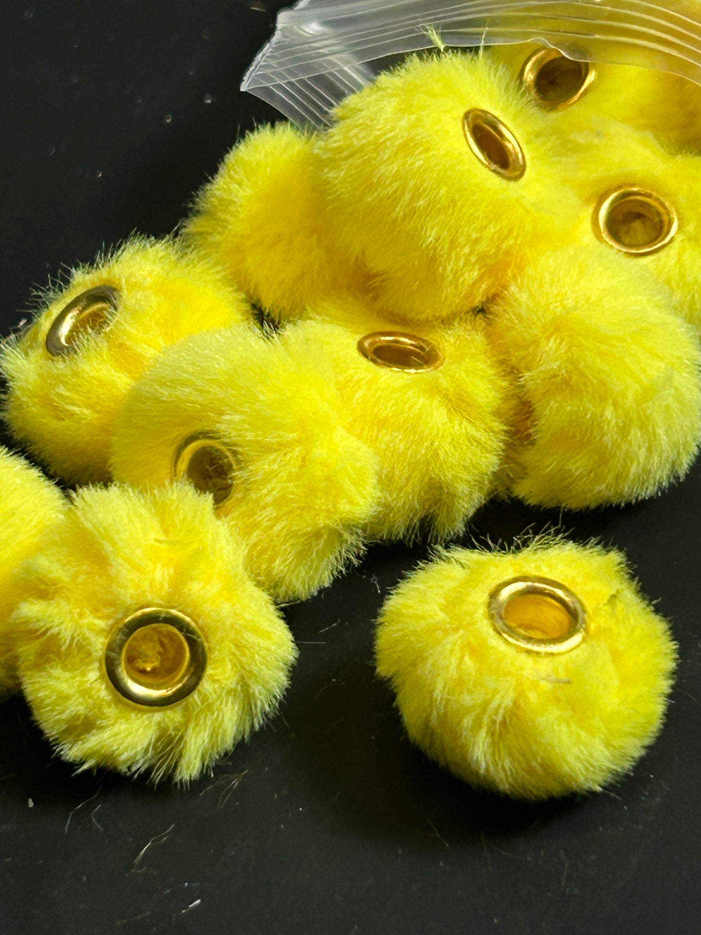 Fluffy beads x20 pcs