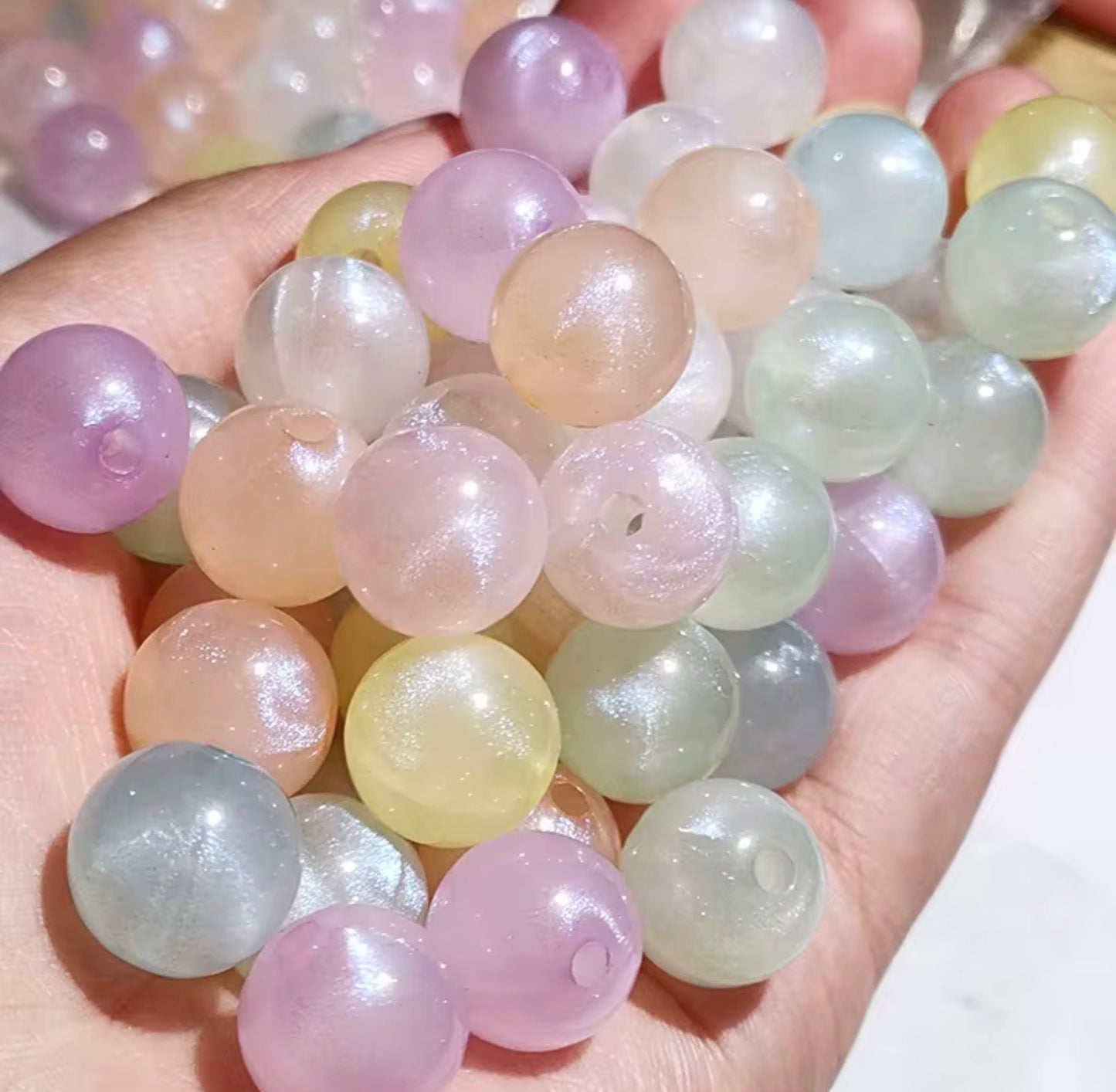 Pearl shimmer 16mm acrylic beads