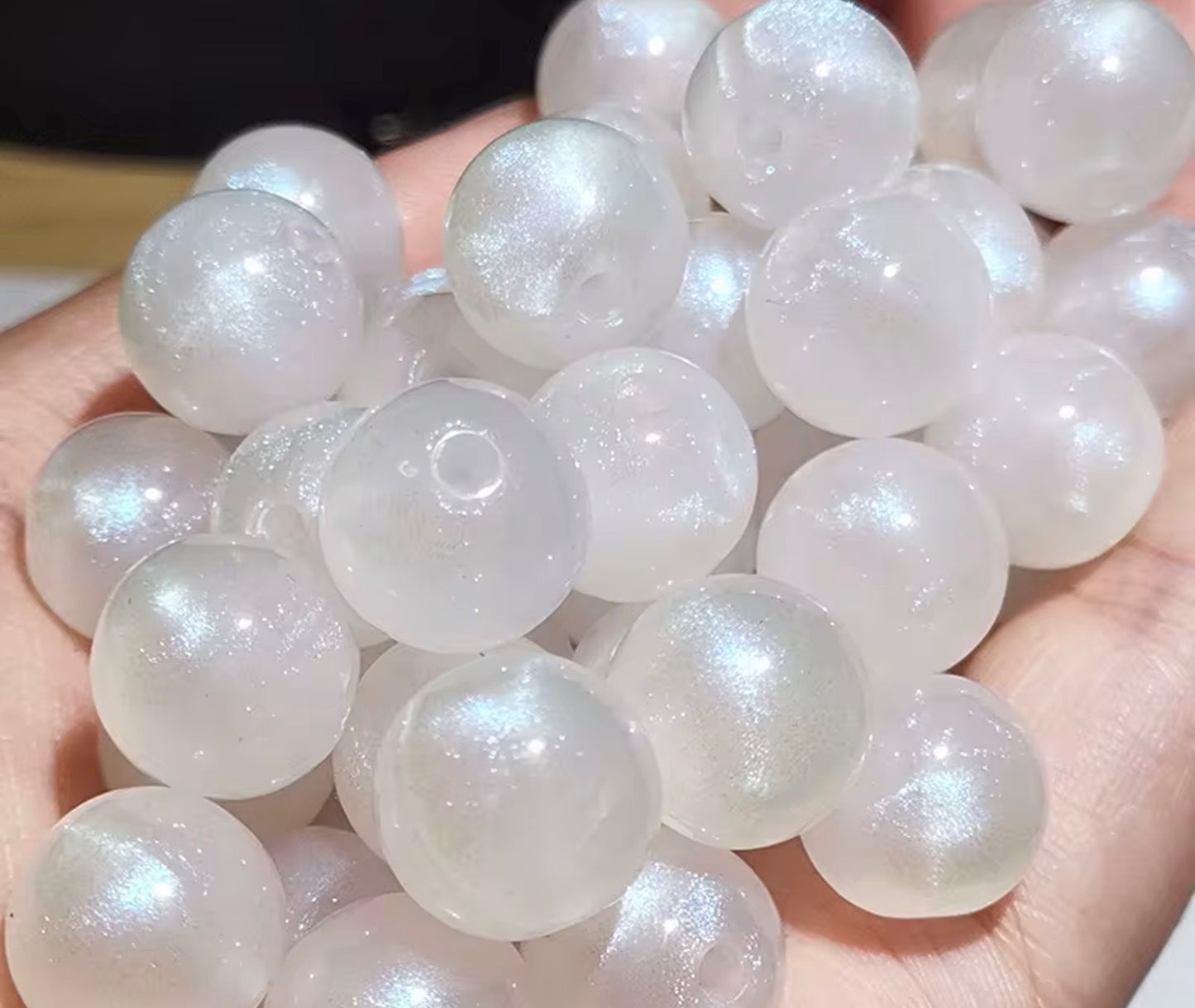 Pearl shimmer 16mm acrylic beads