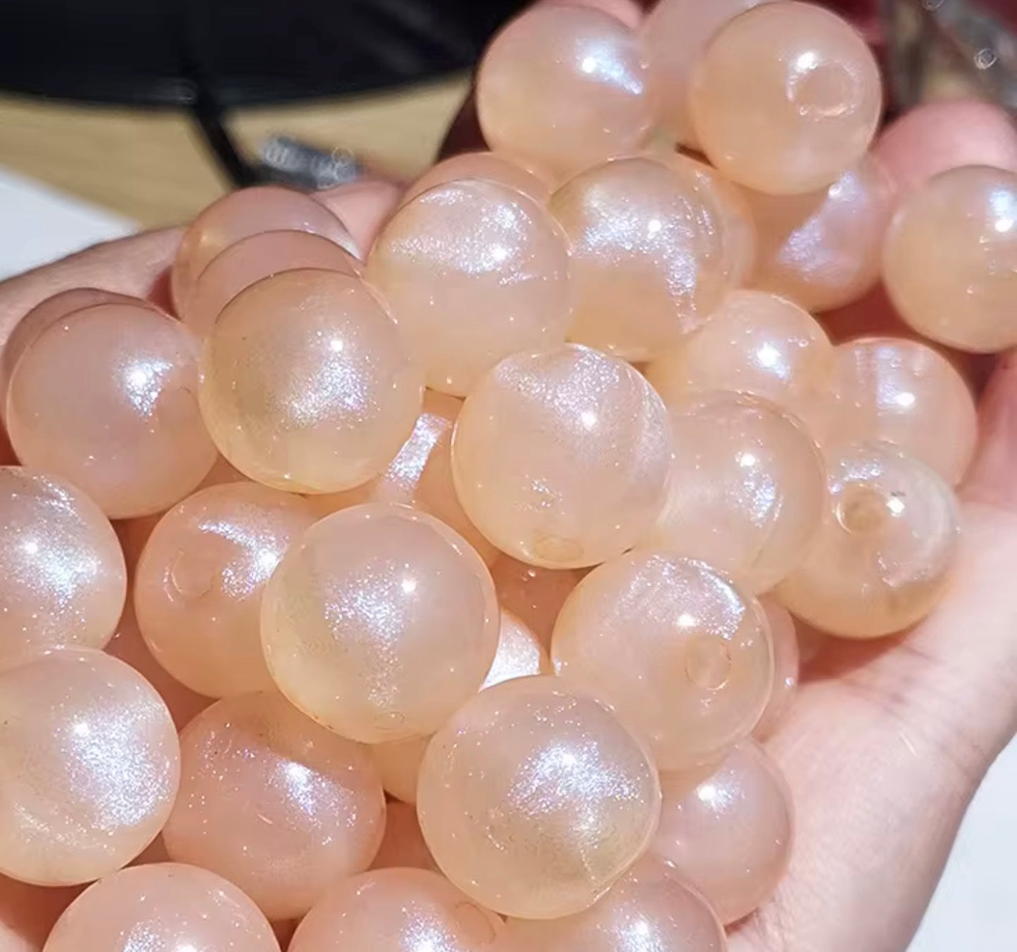 Pearl shimmer 16mm acrylic beads
