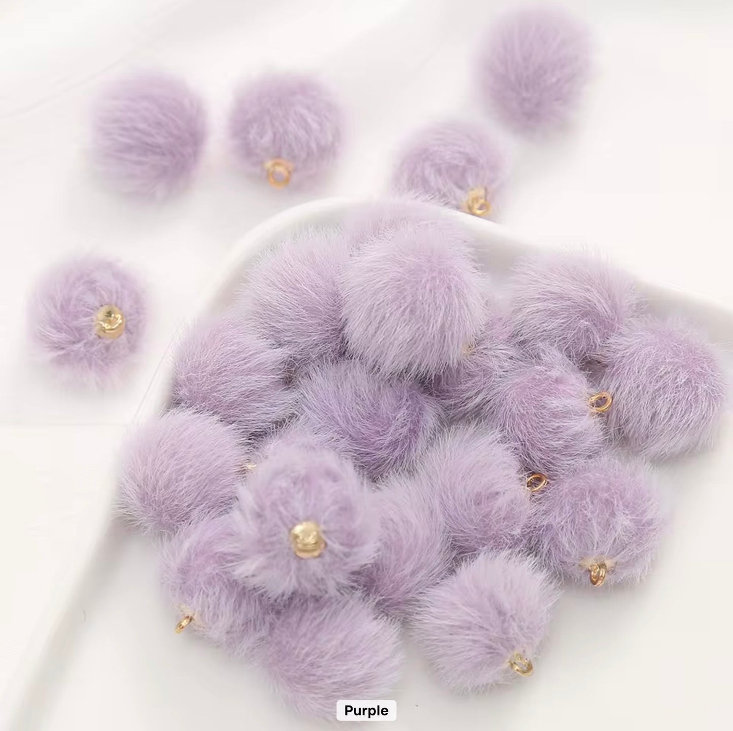 Fluffy pendant beads 20pcs