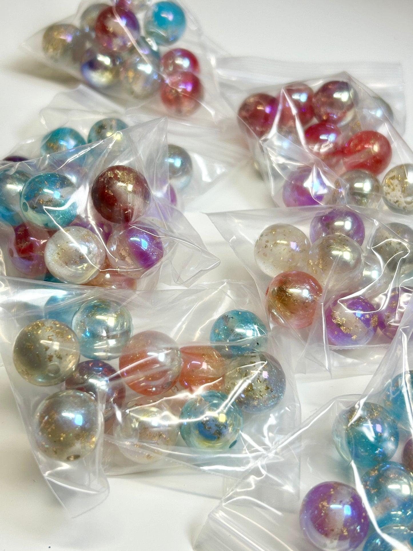 Beautiful half colour half gold leaf flake Resin 16mm beads