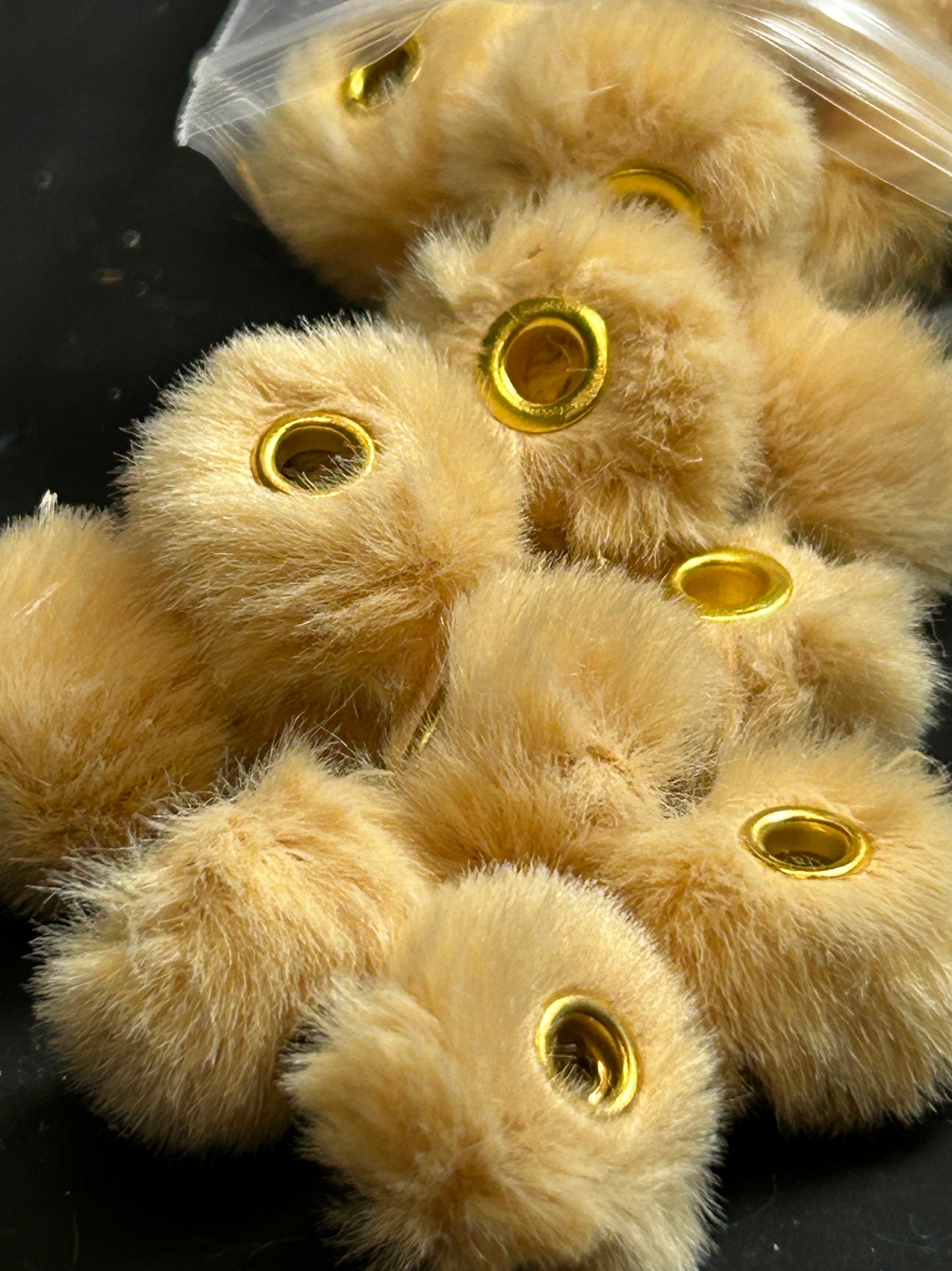 Fluffy beads x20 pcs