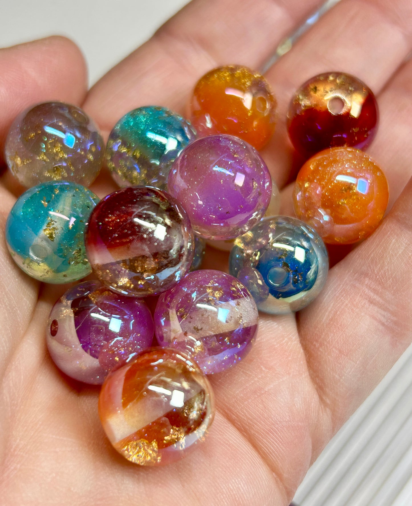 Beautiful half colour half gold leaf flake Resin 16mm beads
