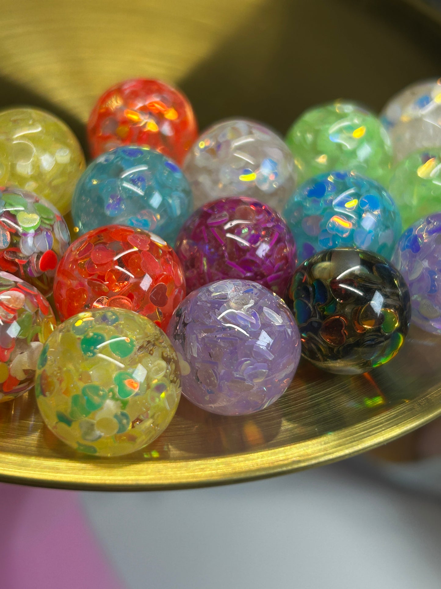 Glitter heart resin beads