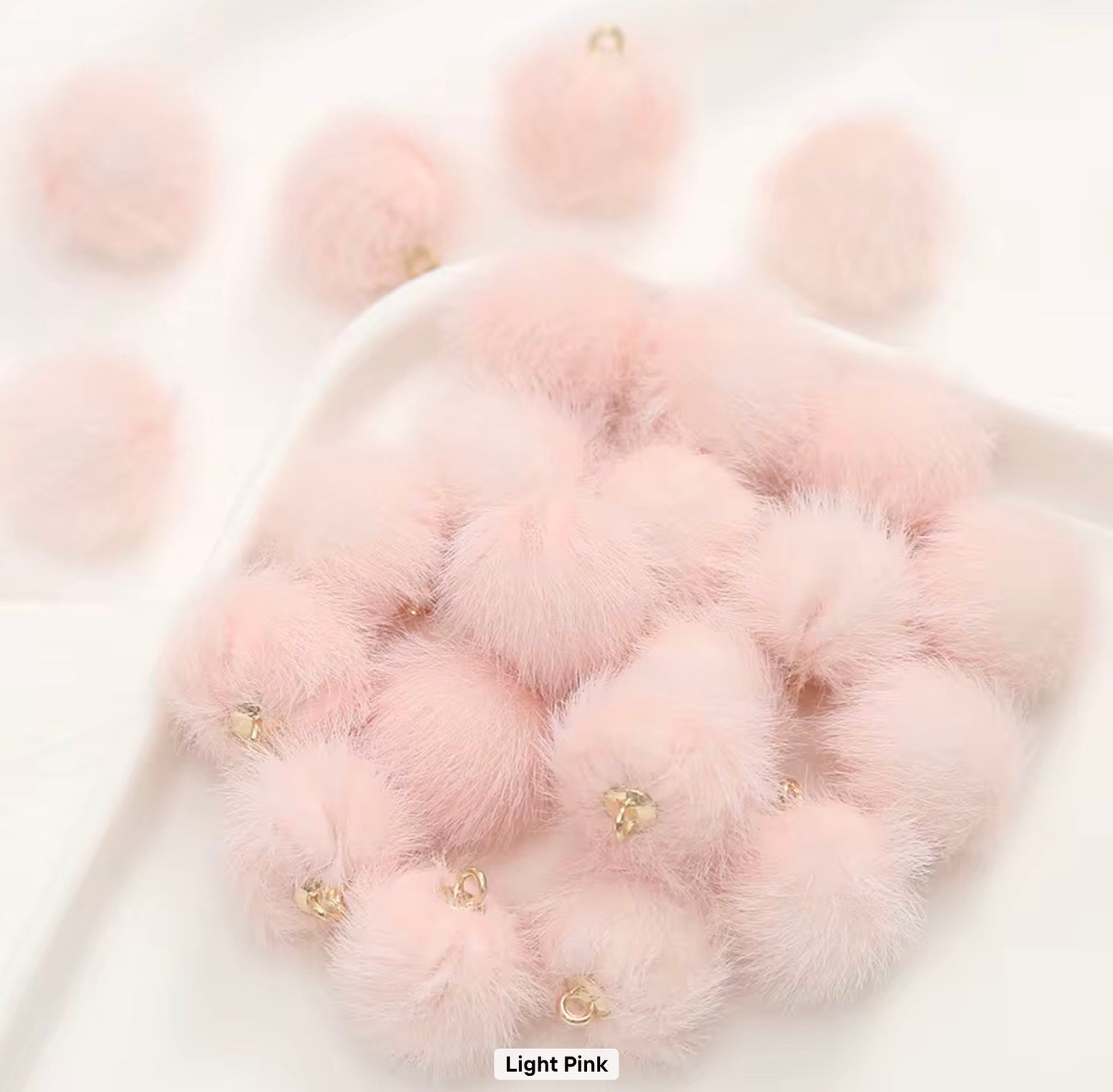 Fluffy pendant beads 20pcs