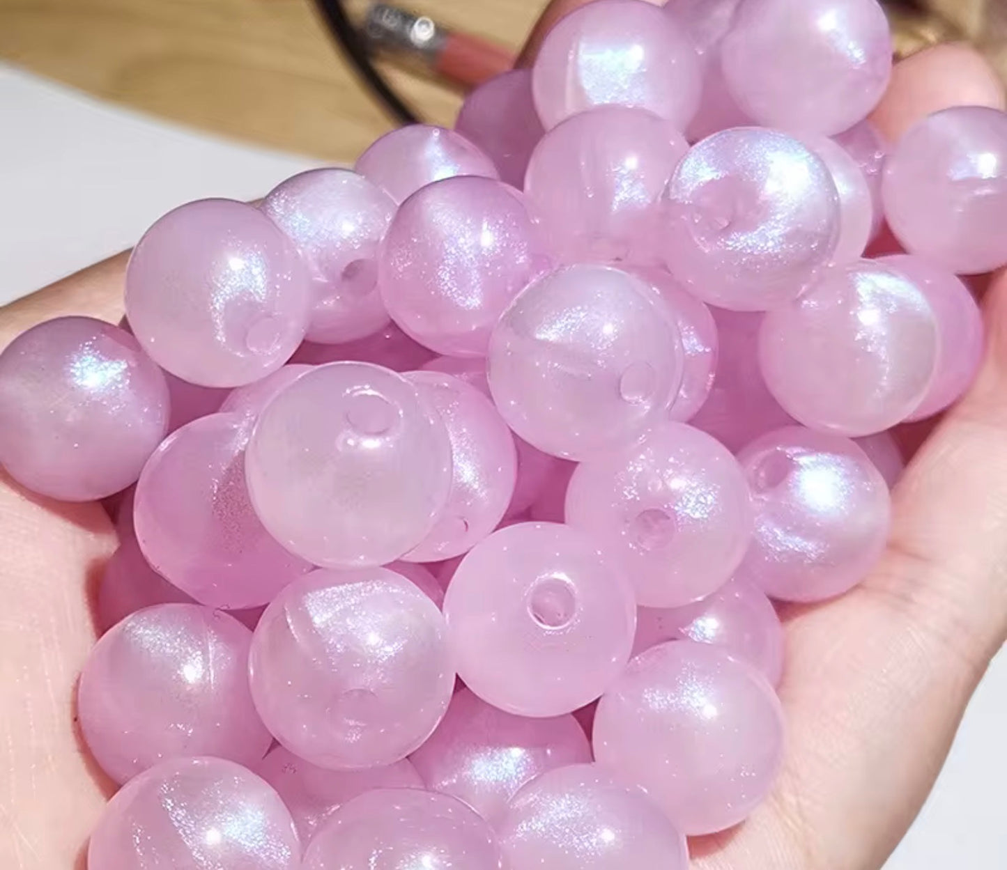 Pearl shimmer 16mm acrylic beads