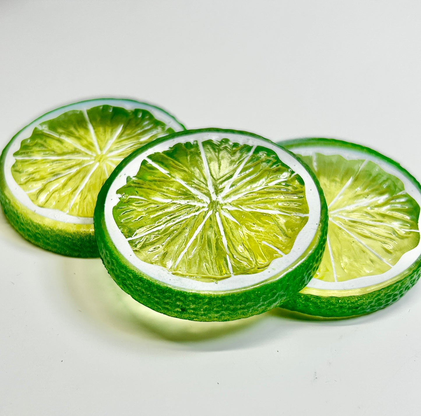 Fruit slices simulated fruit
