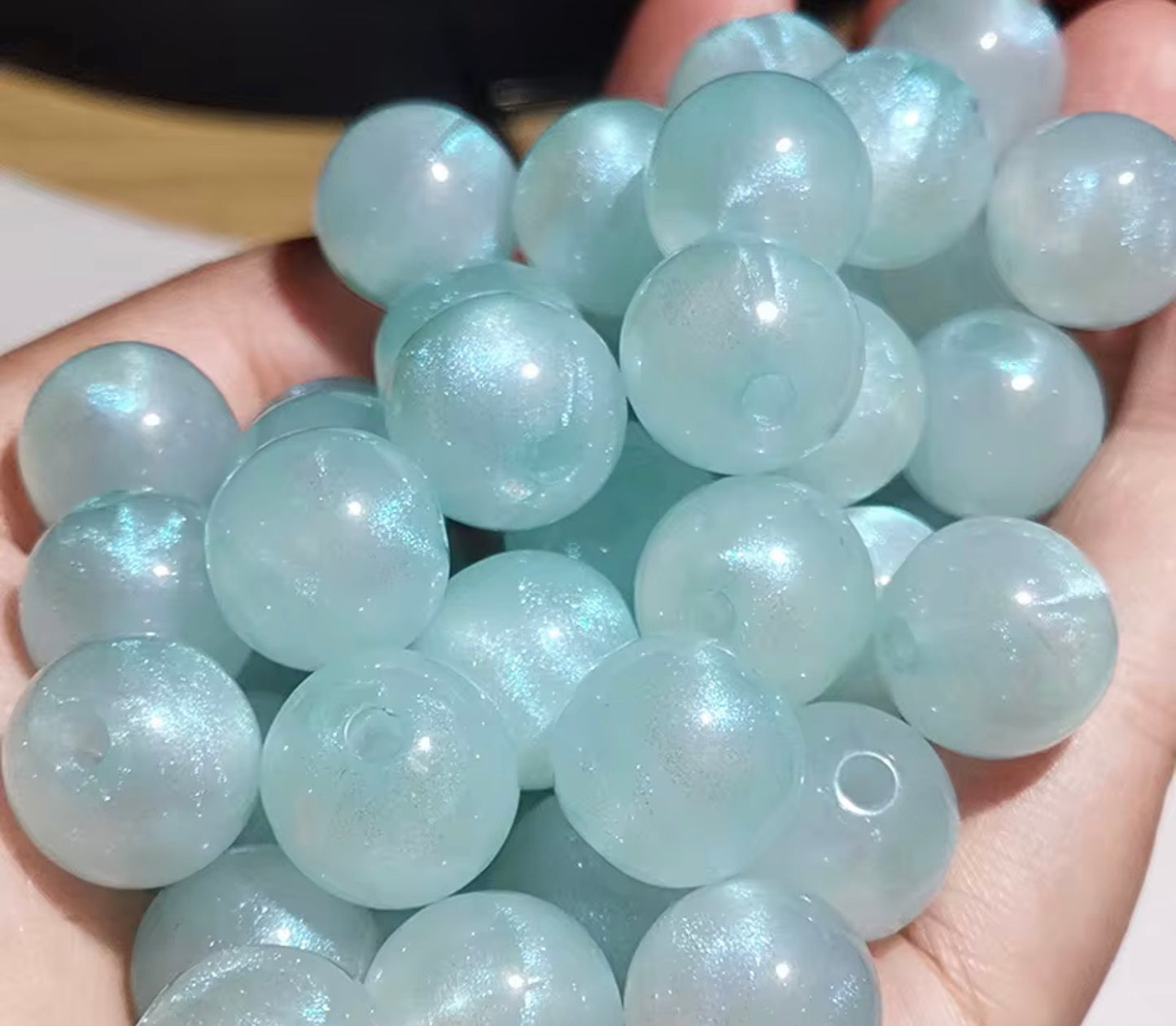 Pearl shimmer 16mm acrylic beads