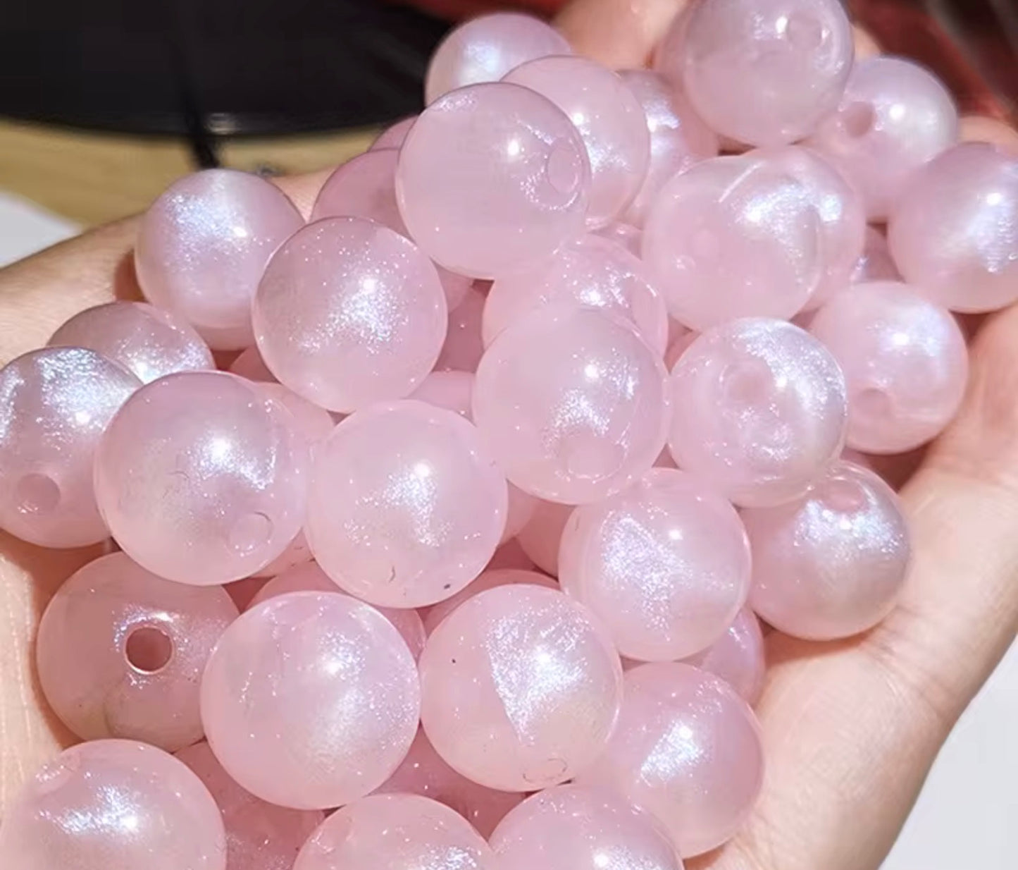 Pearl shimmer 16mm acrylic beads