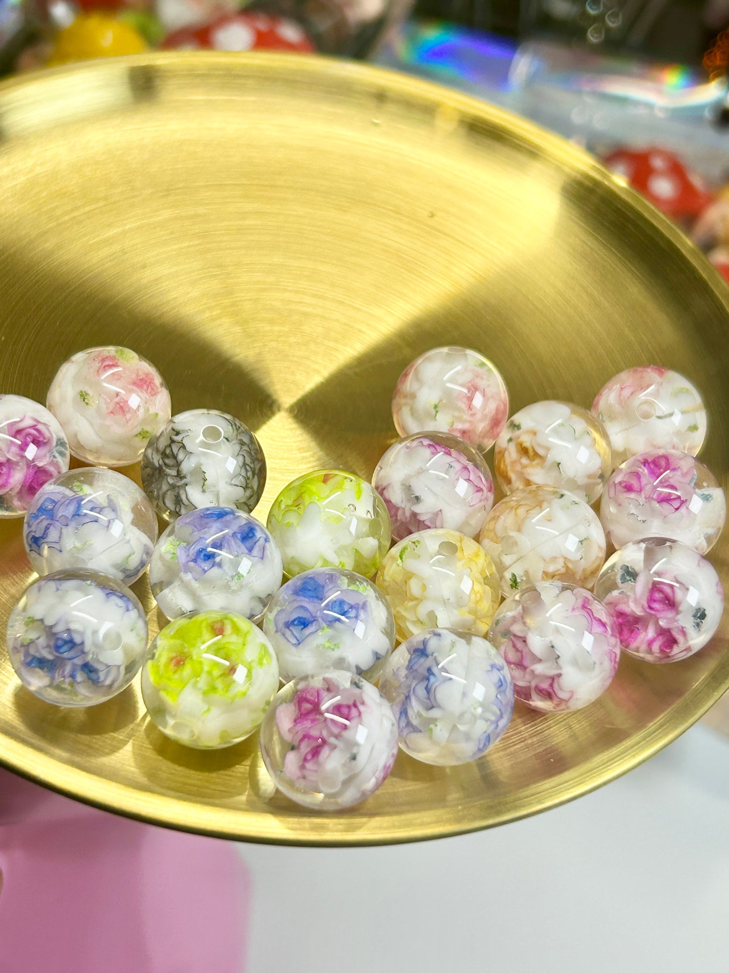 Flower inclusion resin beads 16mm